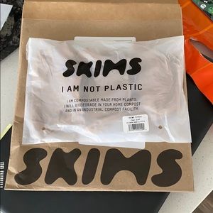 SKIMS NWT 5 PCK CLAY MASKS